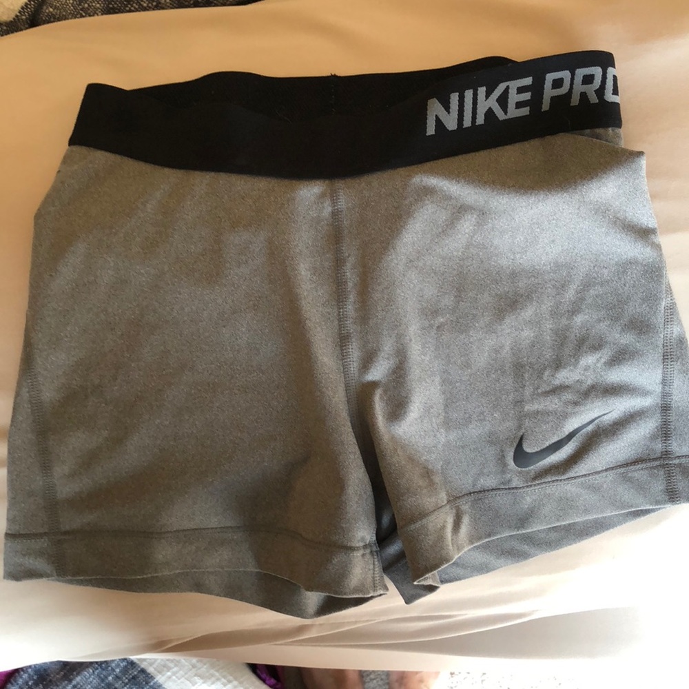 Grey/black Nike Pro Short